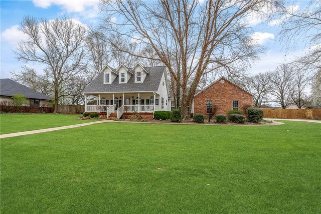 22578 Oakview Road, Siloam Springs, AR 72761