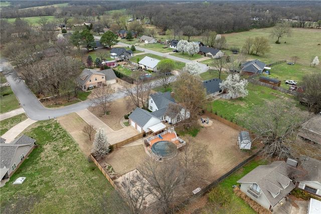 22578 Oakview Road, Siloam Springs, AR 72761