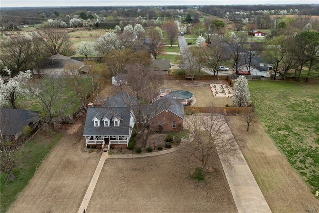 22578 Oakview Road, Siloam Springs, AR 72761