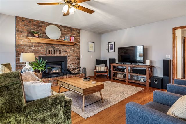 22578 Oakview Road, Siloam Springs, AR 72761