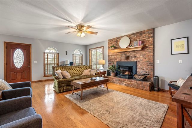 22578 Oakview Road, Siloam Springs, AR 72761