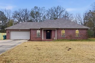1365 Woodside Dr, Conway, AR 72032