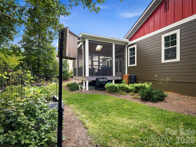 40 Buckhorn Gap Road, Biltmore Lake, NC 28715
