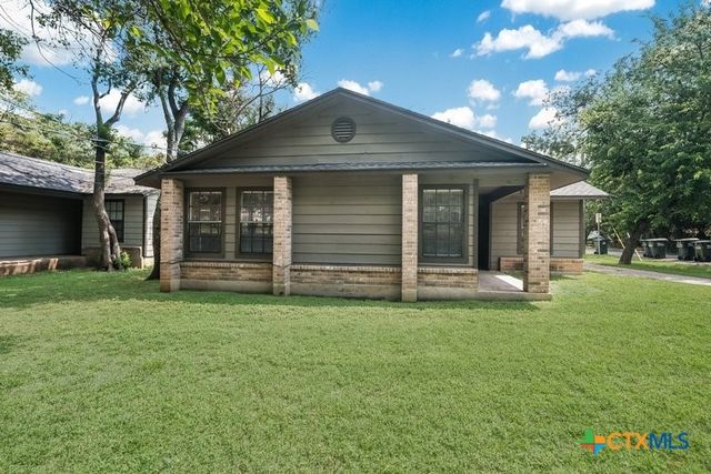 1104 Academy Street, San Marcos, TX 78666