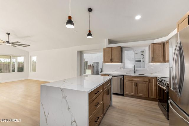 2131 E ROCKWOOD Drive, Phoenix, AZ 85024