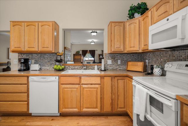 18914 E 2nd Ave, Greenacres, WA 99016