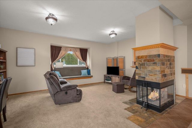 18914 E 2nd Ave, Greenacres, WA 99016