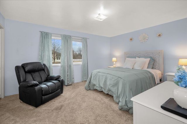 18914 E 2nd Ave, Greenacres, WA 99016