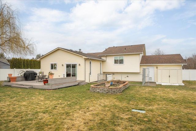 18914 E 2nd Ave, Greenacres, WA 99016