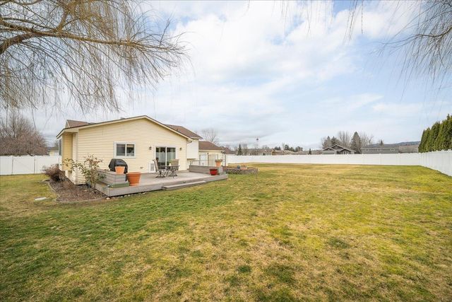 18914 E 2nd Ave, Greenacres, WA 99016