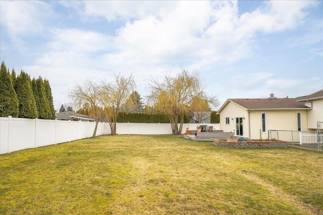 18914 E 2nd Ave, Greenacres, WA 99016