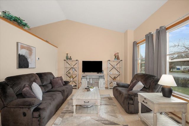 18914 E 2nd Ave, Greenacres, WA 99016