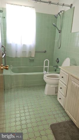 39 MAE DR, Hamilton, NJ 08620