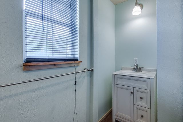 19486 Valentine, Kemp, TX 75143
