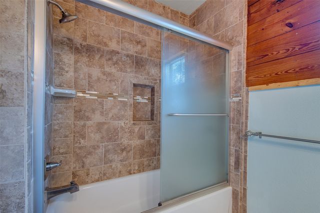 19486 Valentine, Kemp, TX 75143
