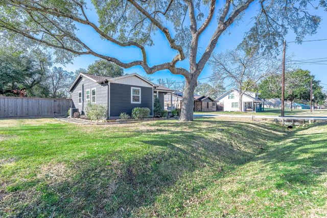 2738 Lilac Street, Pasadena, TX 77503