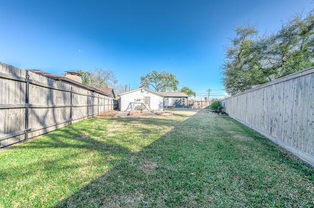 2738 Lilac Street, Pasadena, TX 77503