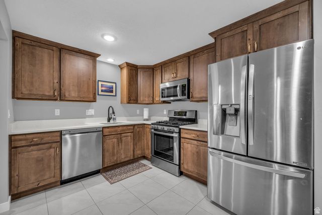 1932 W 200 N, Kaysville, UT 84037