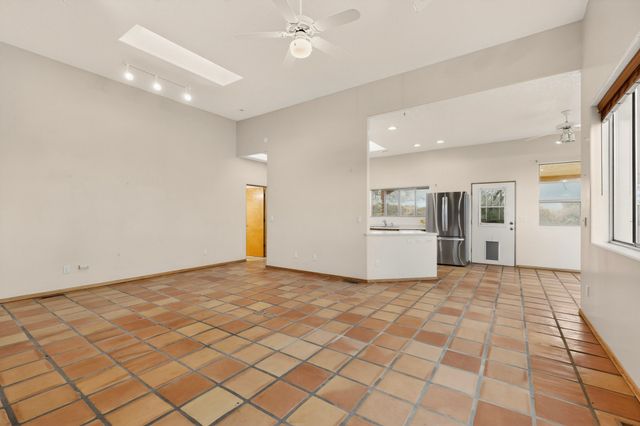 7 Casa Del Oro Way, Santa Fe, NM 87508