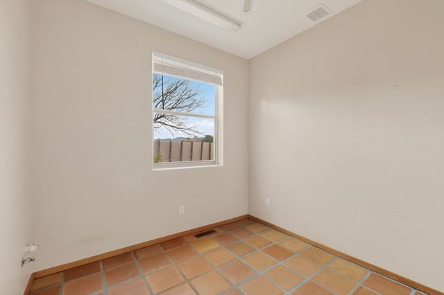 7 Casa Del Oro Way, Santa Fe, NM 87508
