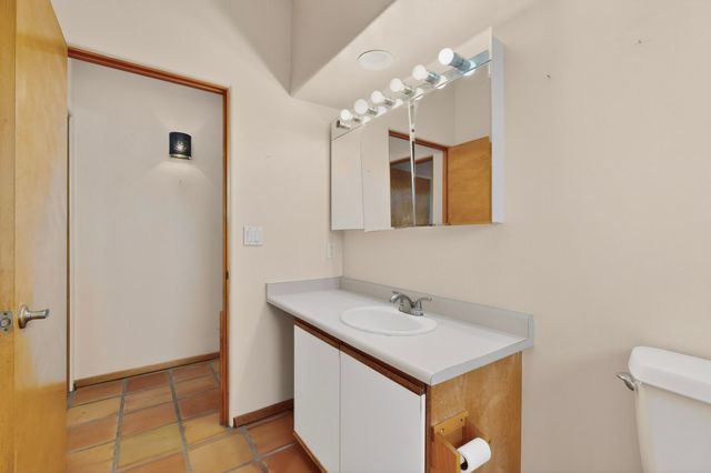 7 Casa Del Oro Way, Santa Fe, NM 87508