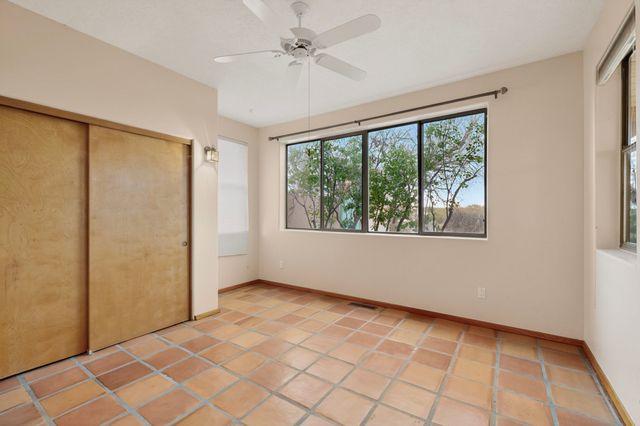 7 Casa Del Oro Way, Santa Fe, NM 87508