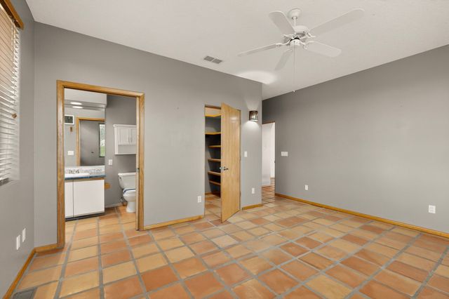 7 Casa Del Oro Way, Santa Fe, NM 87508