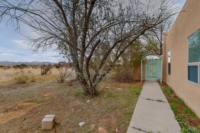 7 Casa Del Oro Way, Santa Fe, NM 87508