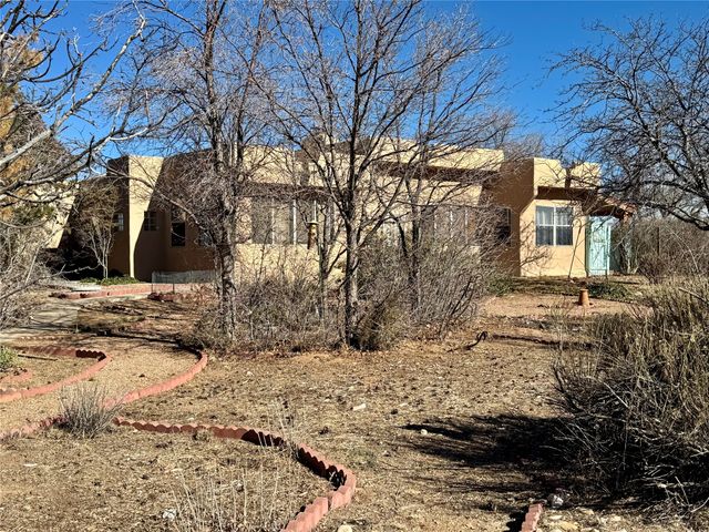 7 Casa Del Oro Way, Santa Fe, NM 87508