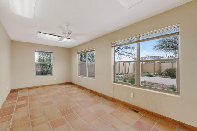 7 Casa Del Oro Way, Santa Fe, NM 87508