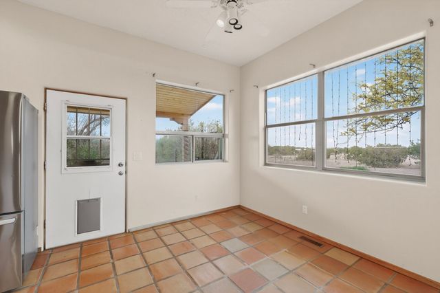 7 Casa Del Oro Way, Santa Fe, NM 87508