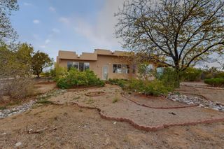 7 Casa Del Oro Way, Santa Fe, NM 87508