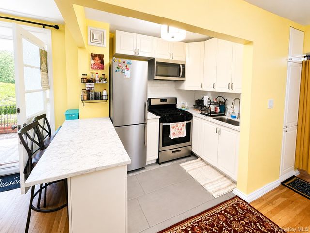 94-11 59 Avenue D-17, Elmhurst, NY 11373