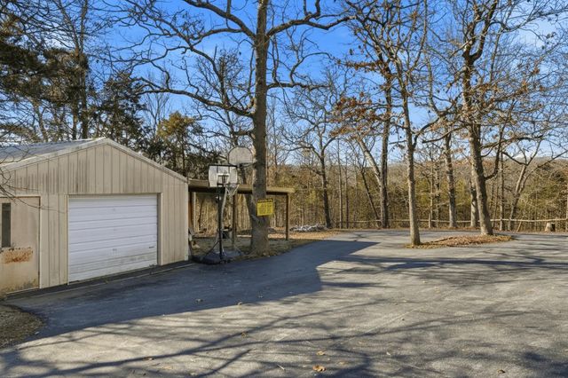 504 Keithley Road, Walnut Shade, MO 65771