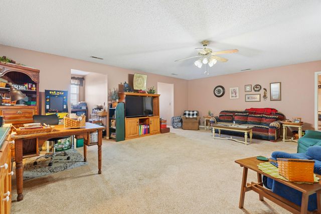 504 Keithley Road, Walnut Shade, MO 65771