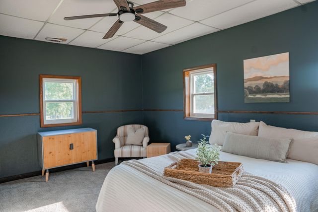 11861 E 1350 Road, Stockton, MO 65785