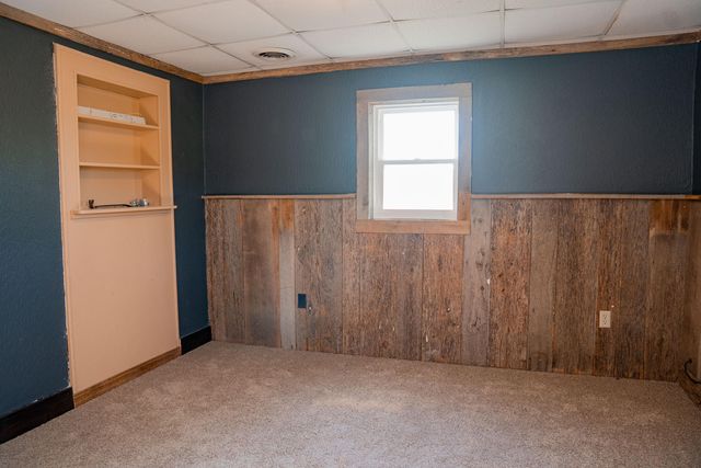 11861 E 1350 Road, Stockton, MO 65785