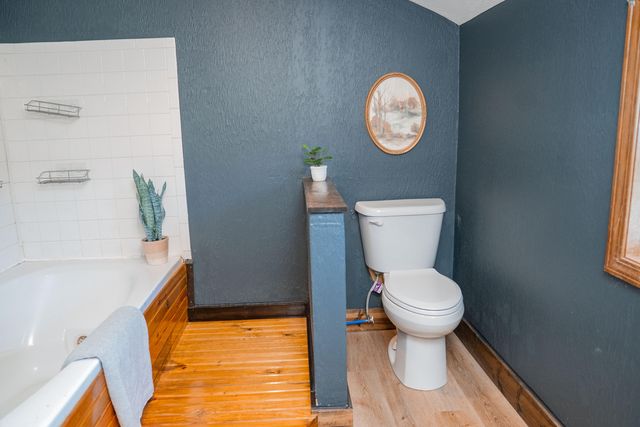 11861 E 1350 Road, Stockton, MO 65785