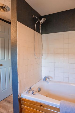 11861 E 1350 Road, Stockton, MO 65785