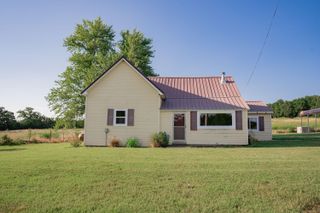 11861 E 1350 Road, Stockton, MO 65785