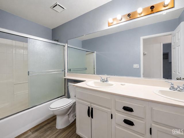 5204 Clover Mountain Street, Bakersfield, CA 93313