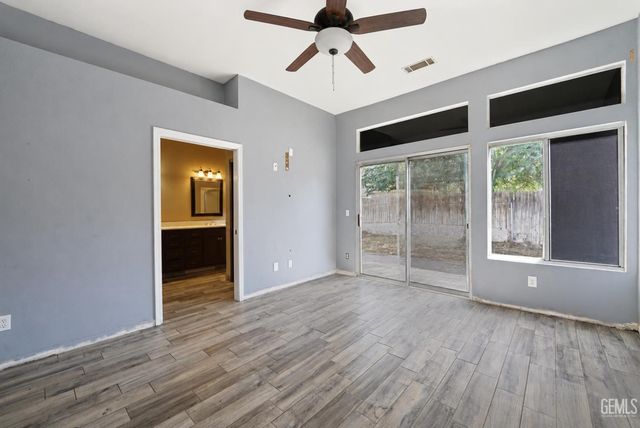 5204 Clover Mountain Street, Bakersfield, CA 93313