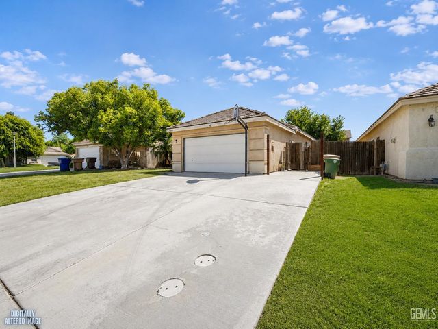 5204 Clover Mountain Street, Bakersfield, CA 93313