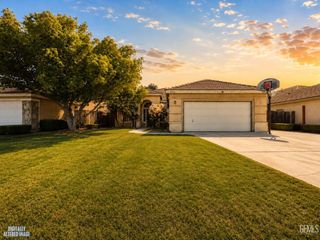 5204 Clover Mountain Street, Bakersfield, CA 93313