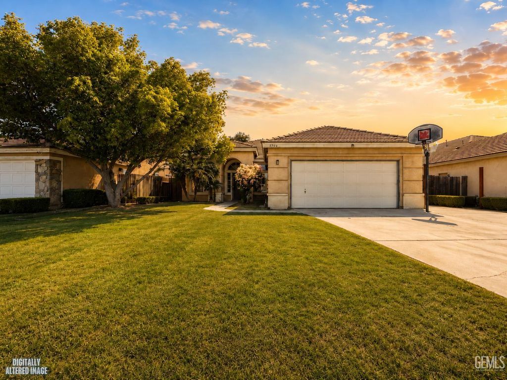 5204 Clover Mountain Street, Bakersfield, CA 93313