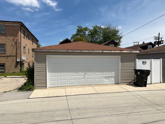 2134 S 16th Avenue, Broadview, IL 60155