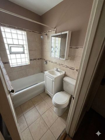2134 S 16th Avenue, Broadview, IL 60155