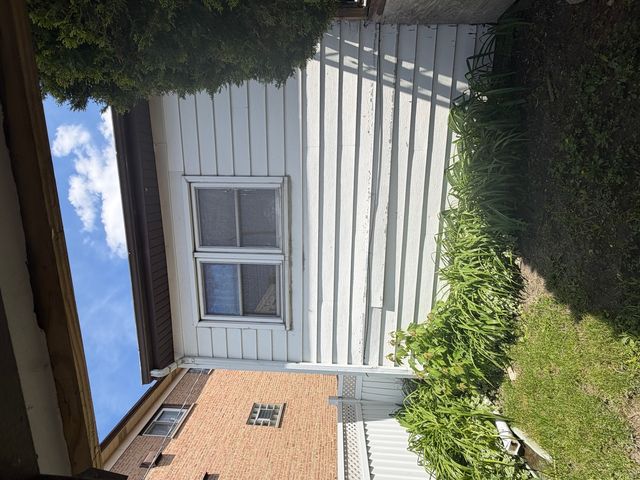 2134 S 16th Avenue, Broadview, IL 60155