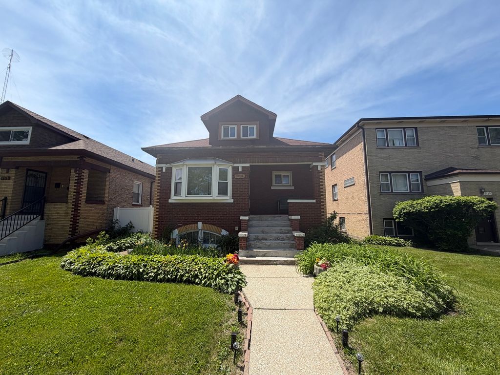 2134 S 16th Avenue, Broadview, IL 60155