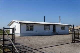 230 Green Meadow Drive, Valley View, TX 76272